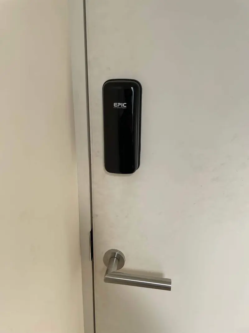 スマートロック「ES-B10」「TOUCH HOOK 2」オフィスへ納入
